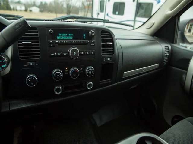 2008 GMC Sierra 1500 4WD Work Truck 2dr Regular Cab 8 ft. LB